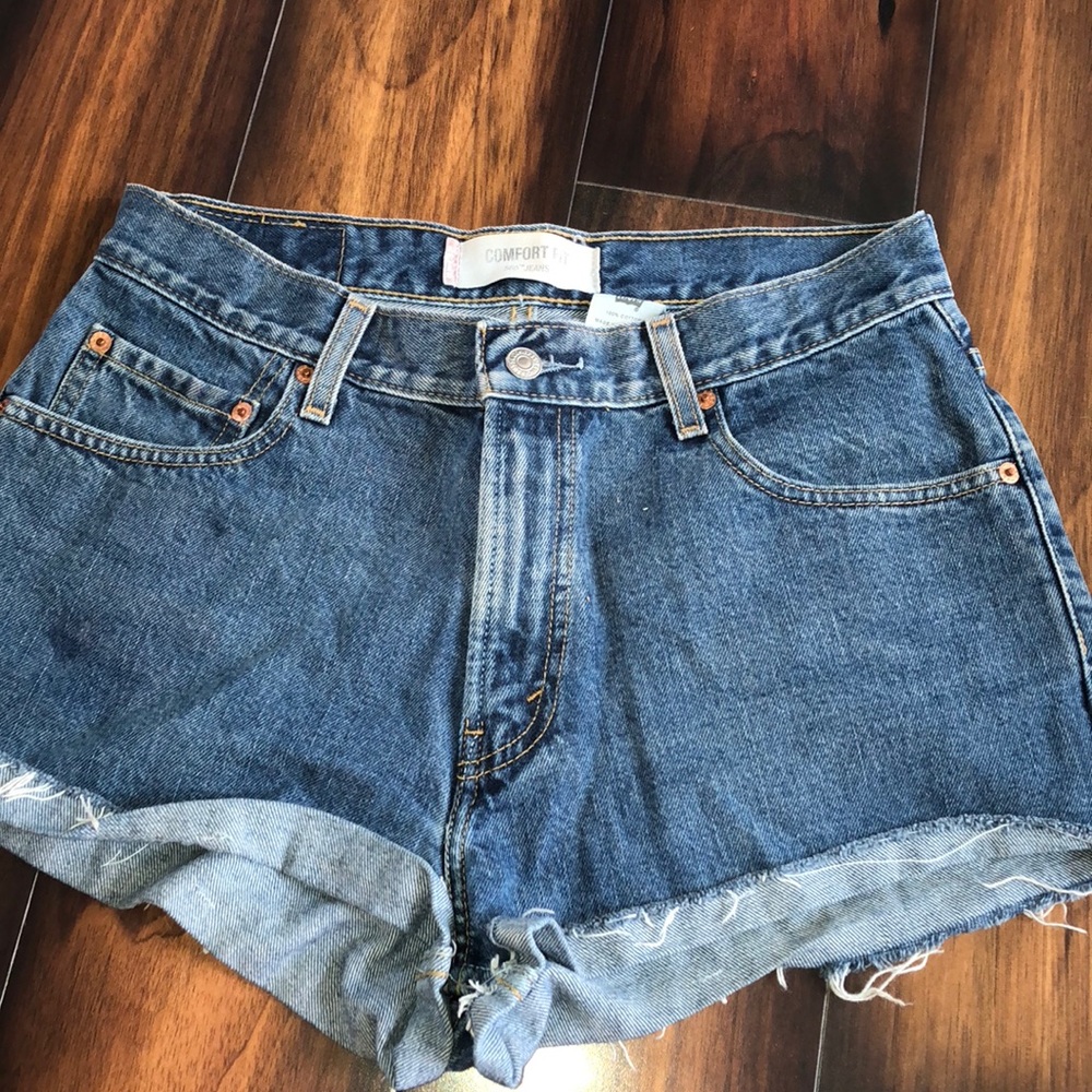 High rise Levi shorts